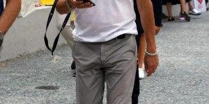 What kind of pants will look good with a polo shirt for men (learn 3 combinations and you can become a charming gentleman)