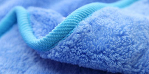 What are the characteristics of coral velvet fabric and what are the composite fabric information?