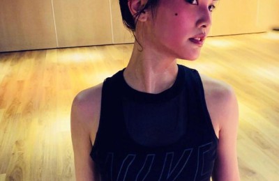 Wear a T-shirt and cut off half of it to reveal your underwear (you have a pure face and a hot body)