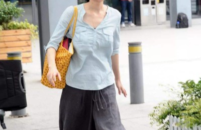 Even with a bad T-shirt and jeans, you still look like a big-name brand (change to a bob haircut to look younger)