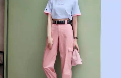 How to wear a T-shirt with a high-end feel (look both capable and feminine)