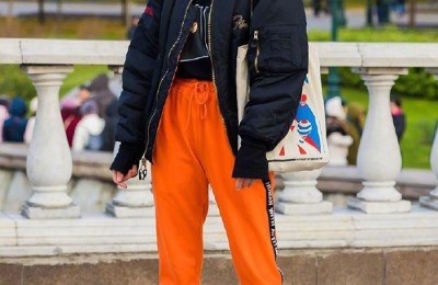 Sweatpants are the time for early spring (supermodels have already worn them)